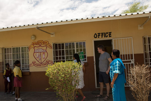 Bezoek aan Eden Combined Schoolin Okahandja